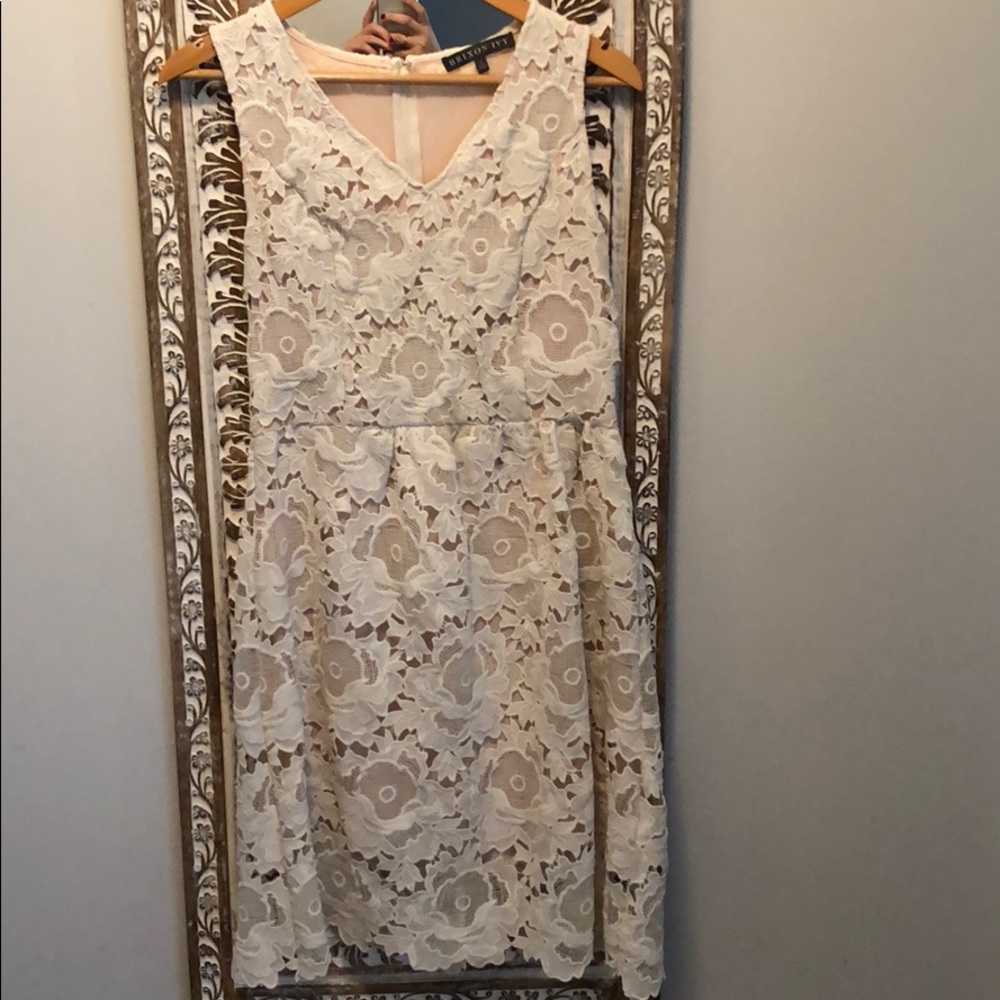 White lace dress